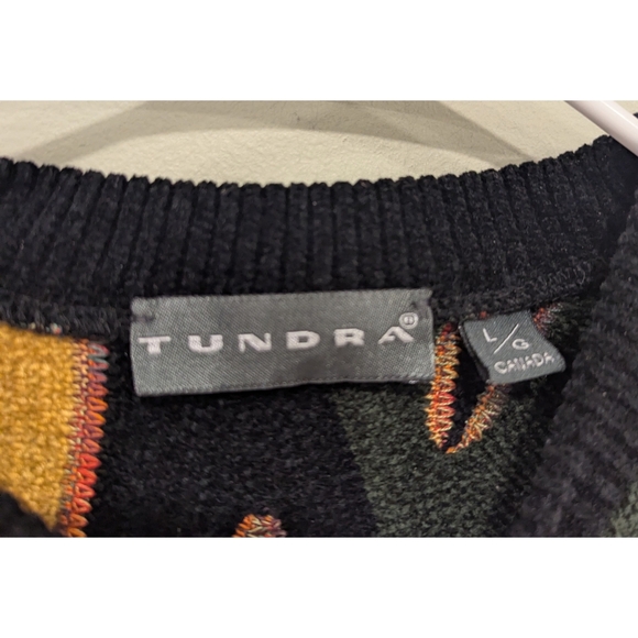 Tundra Canada 3D Textured Coogi Style Print Sweater Size Large - Picture 3 of 6